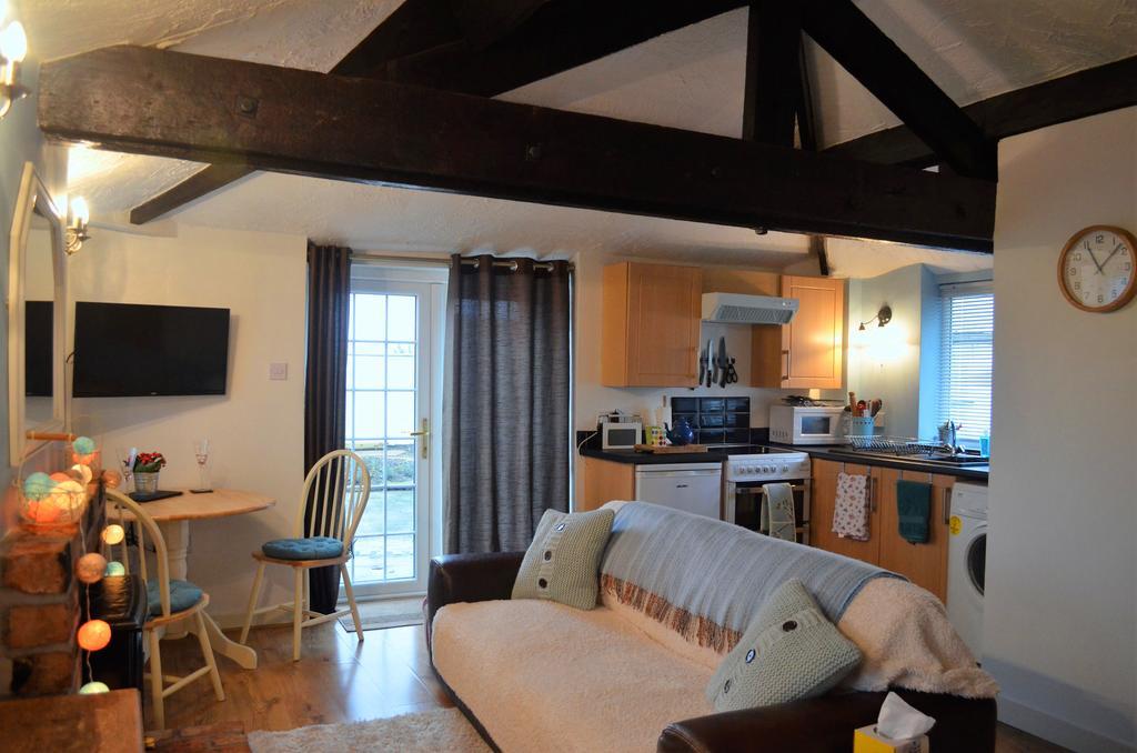 Bramble Barn Retreat Villa Chester Room photo